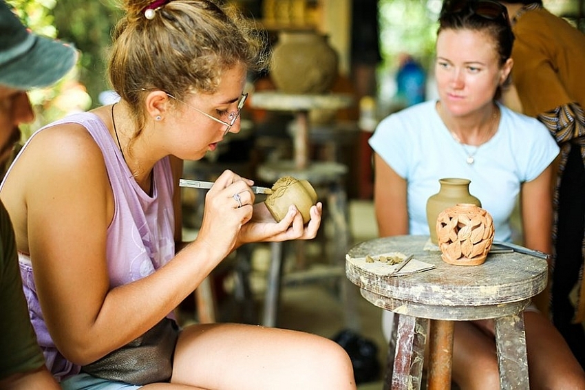 visiting 500 year old pottery making village of thanh ha