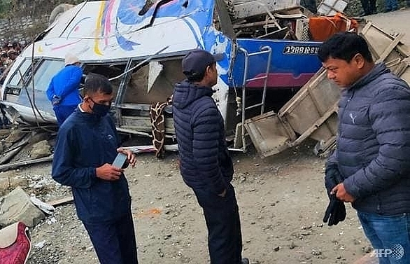 14 killed in Nepal pilgrimage bus crash