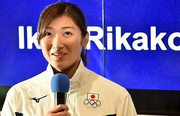 japan swim queen ikee leaves leukaemia hospital