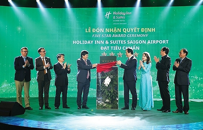 first holiday inn suites in vietnam gets five stars