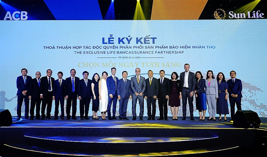 sun life vietnam and acb announce 15 year exclusive bancassurance partnership in vietnam