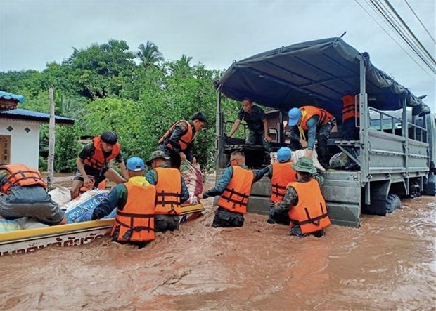 floods kill at least nine in southern thailand