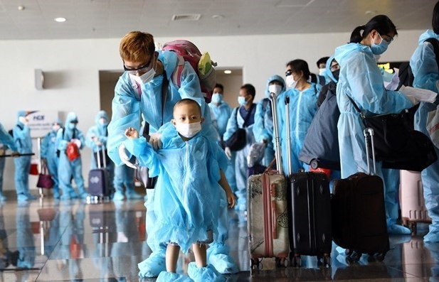 Over 240 Vietnamese citizens brought home from Malaysia