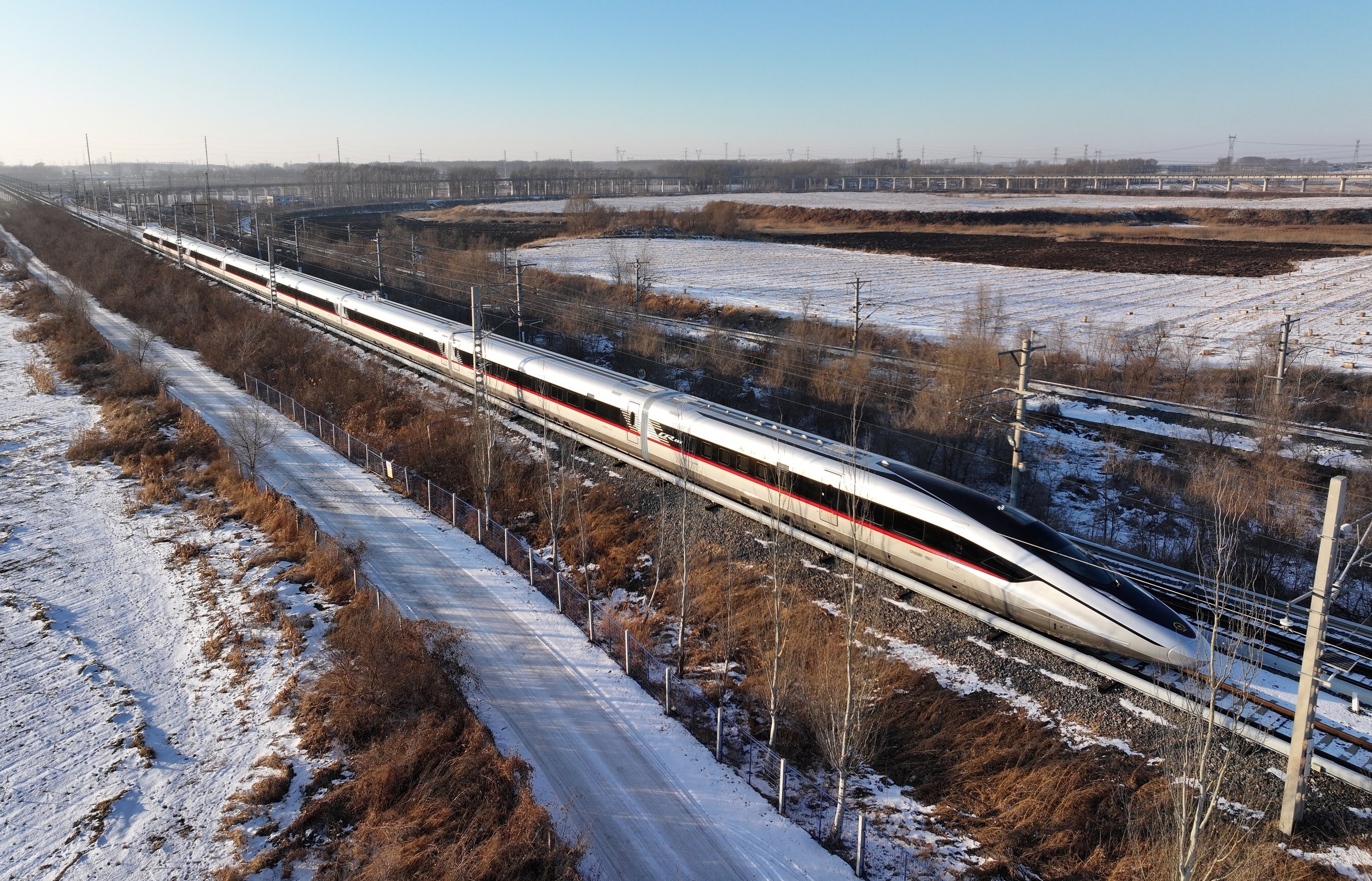 Unveiling the Future of High-Speed Rail: CR450 EMU Prototype Debuts at 400 km/h