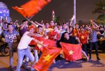 A sea of ??people pour in the streets after the victory of U23 Vietnam