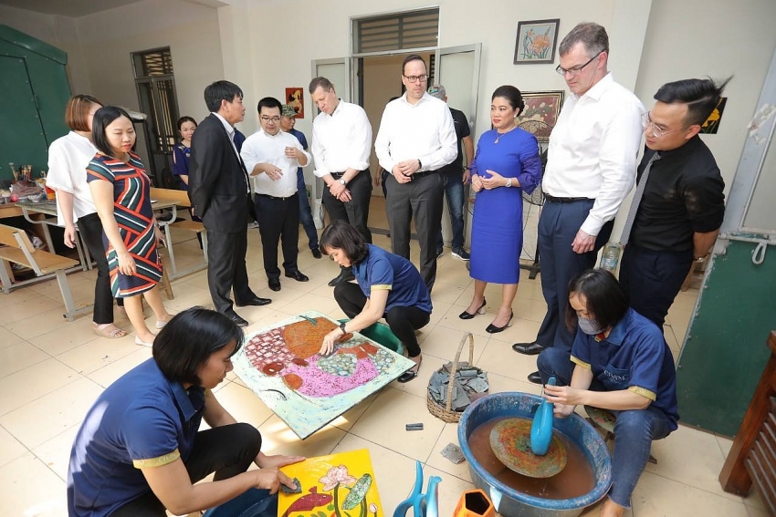 germany commits to supply dual vocational training programmes to hanoi