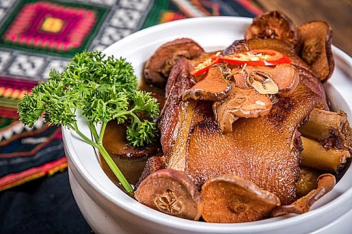 discovering specialities of northwest vietnam at muong thanh new year festival