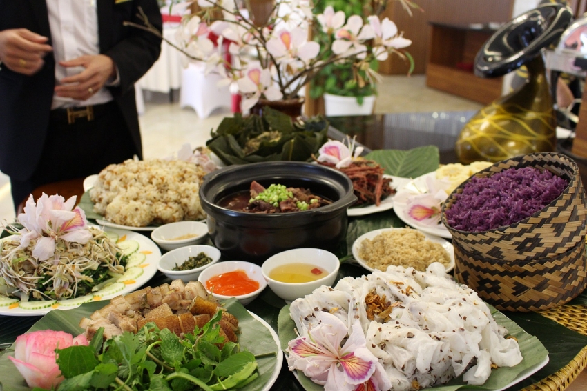 discovering specialities of northwest vietnam at muong thanh new year festival