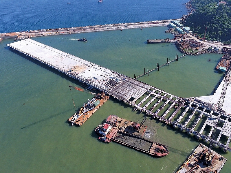 danang sounds horn for investors in lien chieu port infrastructure