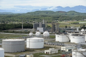 PetroVietnam proposal to stop importing petroleum refused