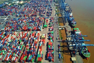 Ministry of Finance asks Ho Chi Minh City to reconsider seaport fee collection policy