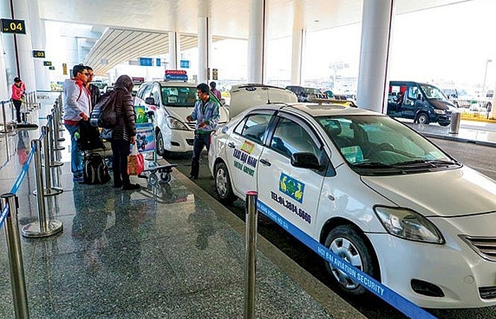 Taxi associations team up to fight Grab