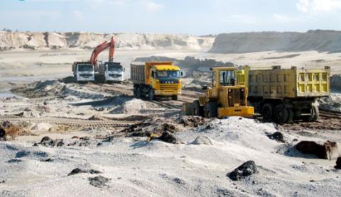 Ministry of Planning and Investment adamant on stopping Thach Khe mine