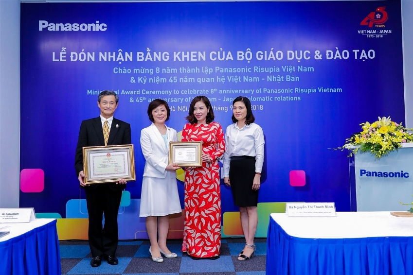 Panasonic Vietnam receives education certificate from ministry