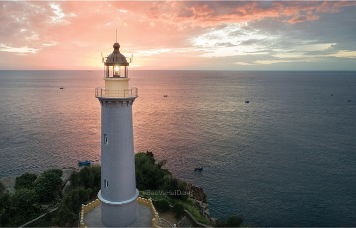 Vietnam’s iconic lighthouse now protected by Dulux Weathershield