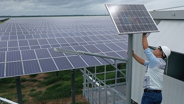 Solar power developers acquire massive profit in short time