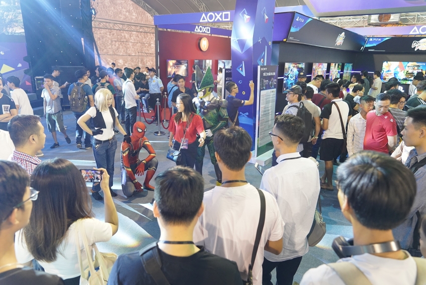 youth up sony show 2018 arrives to hanoi