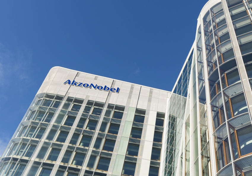 akzonobel sells specialty chemicals to the carlyle group and gic