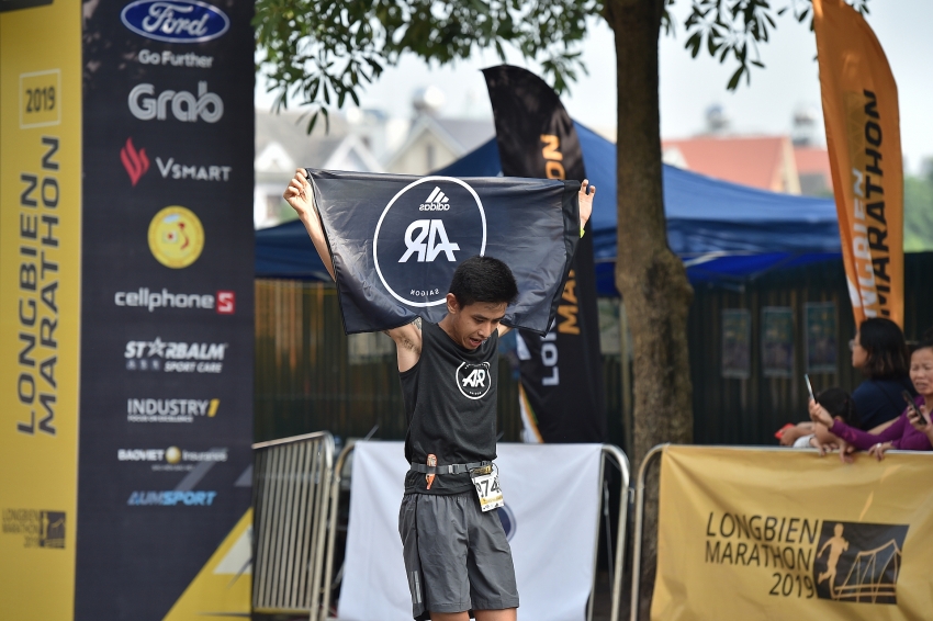 member of ar saigon wins at longbien marathon 2019