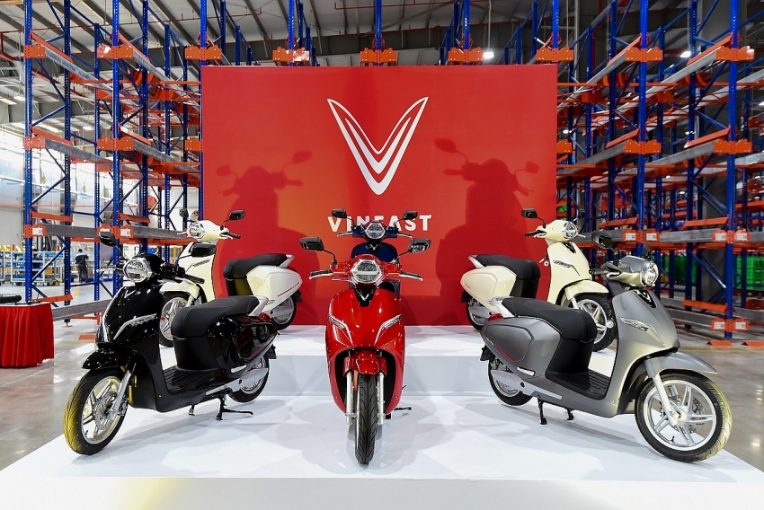 vinfast and vespa crack open electric motorcycle segment
