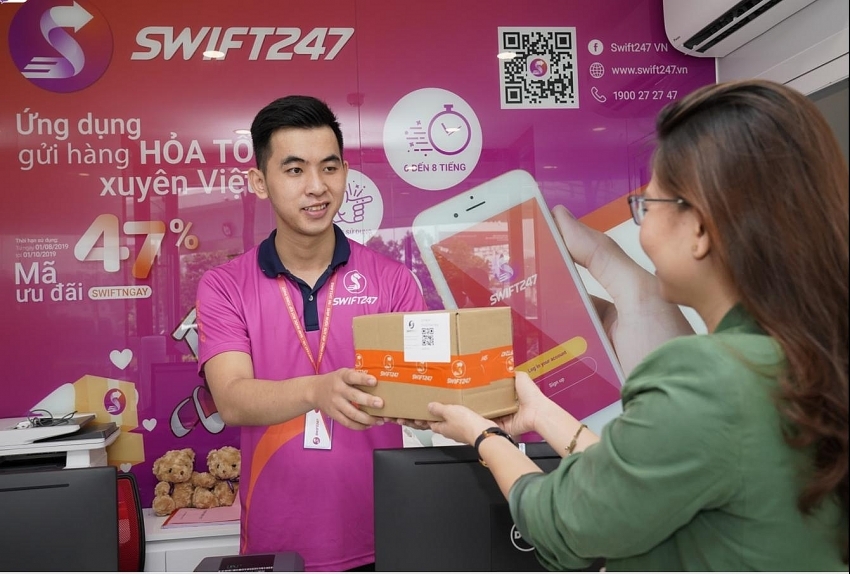 The express delivery service using Vietjet flights, Grab debuts in Danang