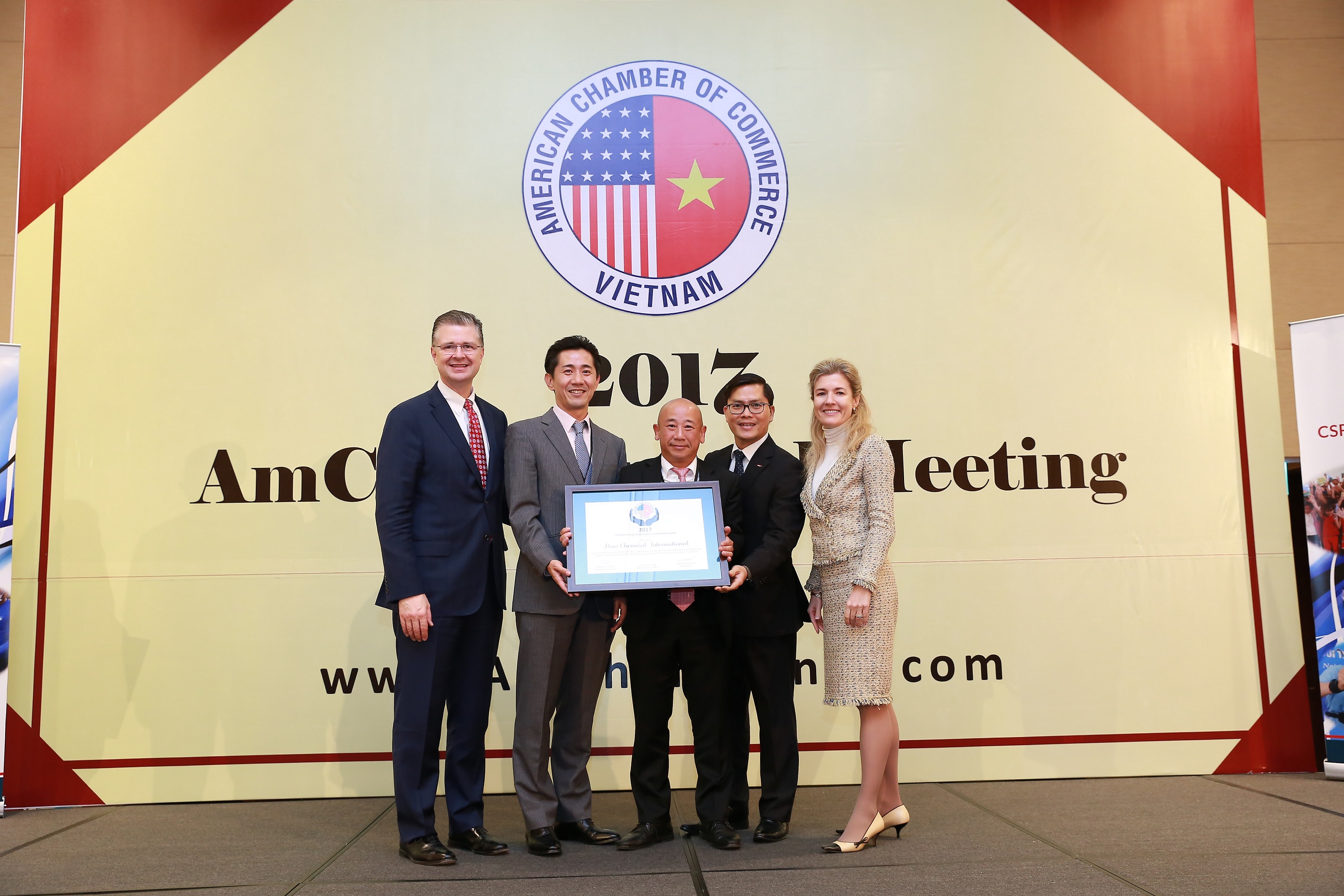 dow vietnam wins the third consecutive amchams csr award