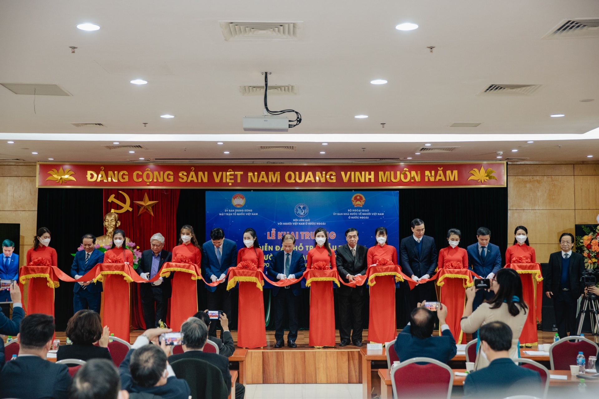 MB promotes investment assistance for Vietnamese expatriates