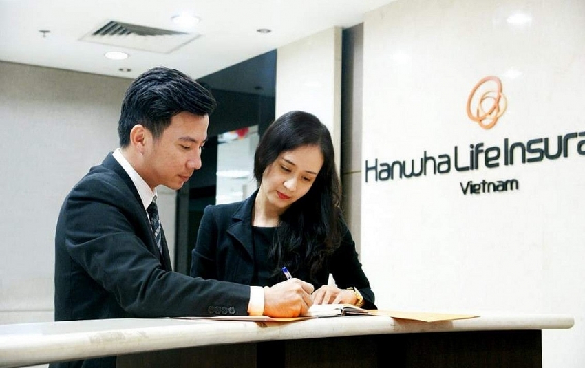 hanwha life insurance invests 400 million in kkrs new asia centric buyout fund