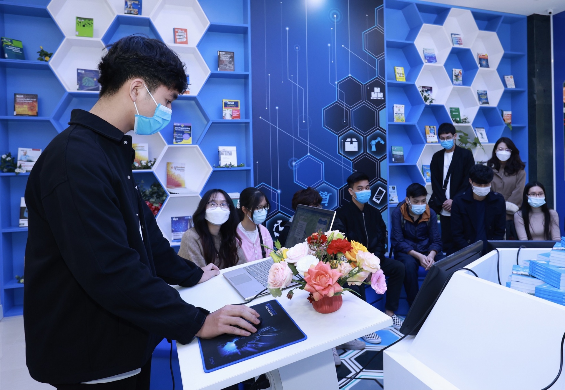 BAV - MB Digital Hub: Top-notch digital banking experience space for Banking Academy students