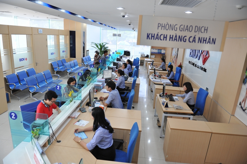 moodys changes outlook on vietnam banking system to stable