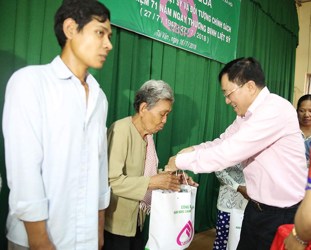 soc trang ethnic residents improve life with microfinance