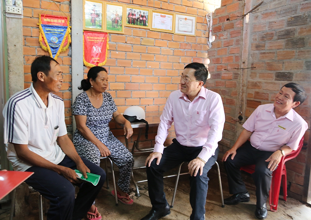 Soc Trang ethnic residents improve life with microfinance