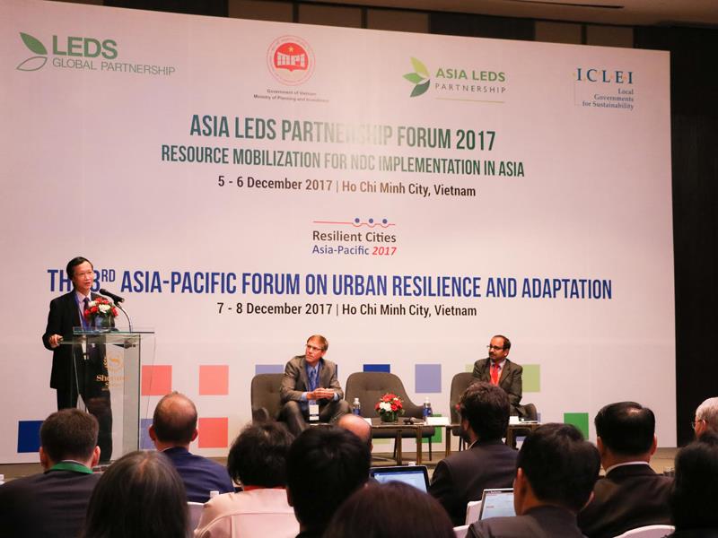 Asian cities vow to combat climate change