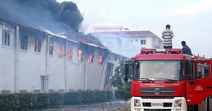 huge fire in long giang industrial park