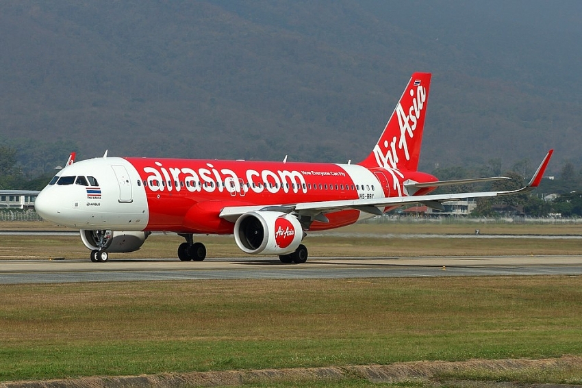 airasia changes the plan to enter vietnamese market
