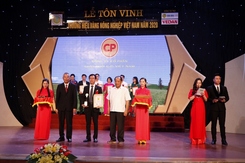 cp wins gold brand of vietnams agriculture award