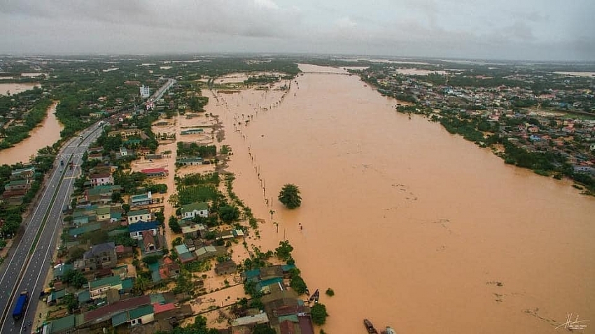 us provides vietnam 100000 in aid to cope with floods