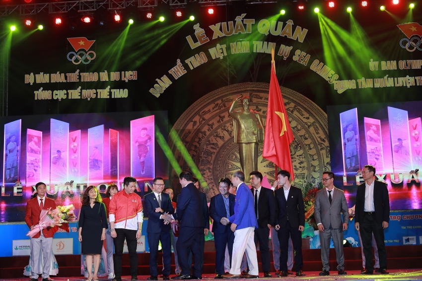 herbalife and olympic committee send off vietnamese team to sea games