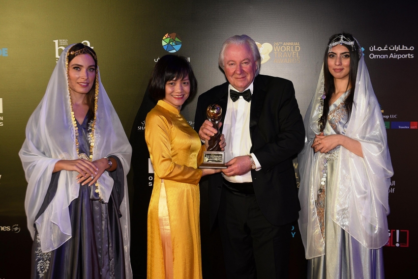 van don international airport awarded at oscars for tourism