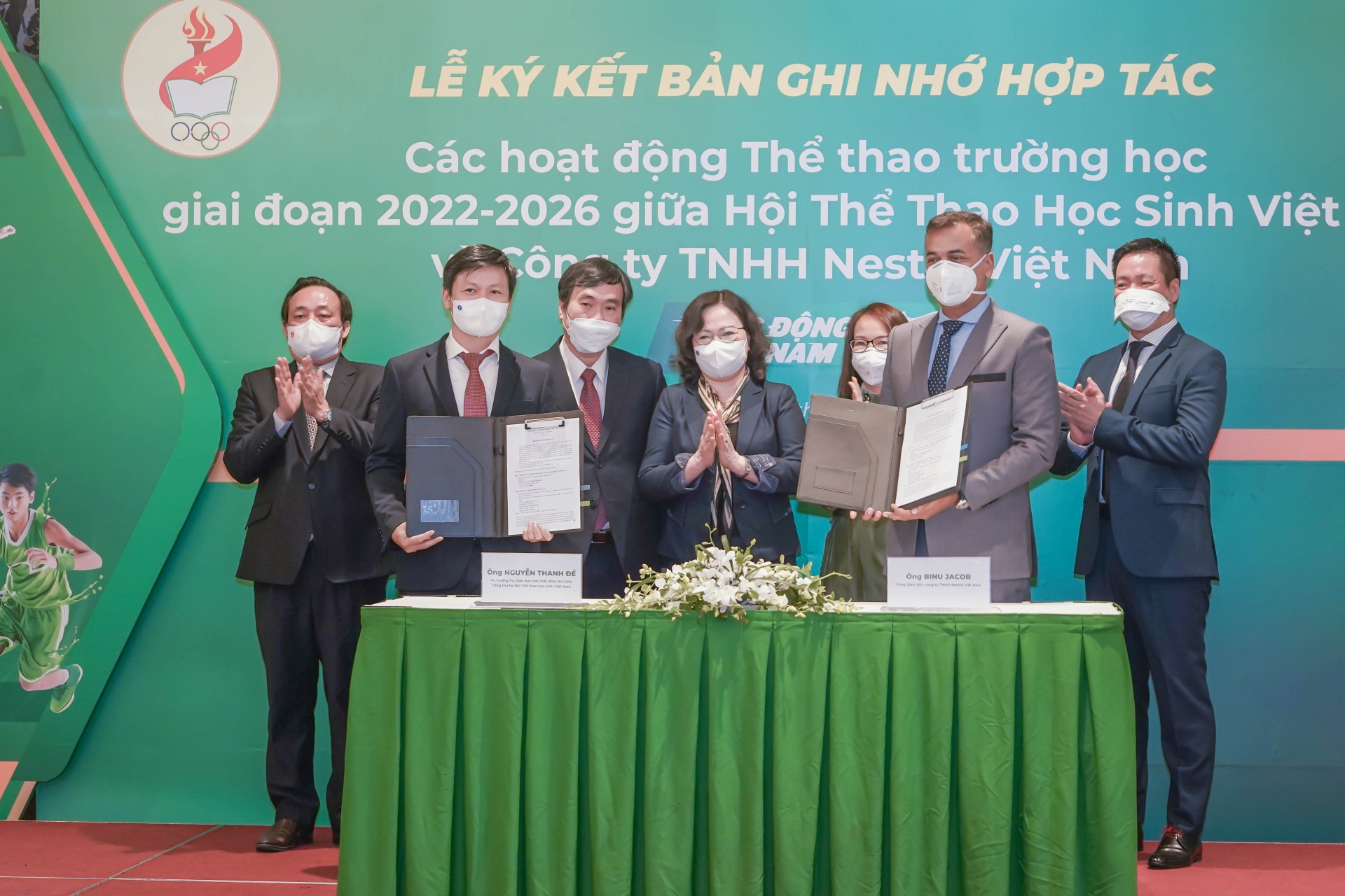 Nestlé Vietnam signing MoU with MoET on school health programme in 2022-2026