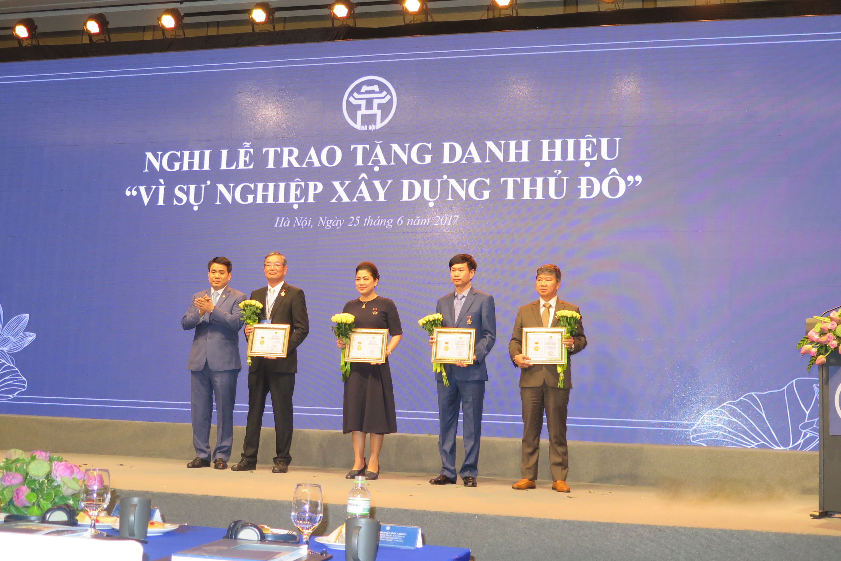 AEON chairman awarded “For the cause of Hanoi” title