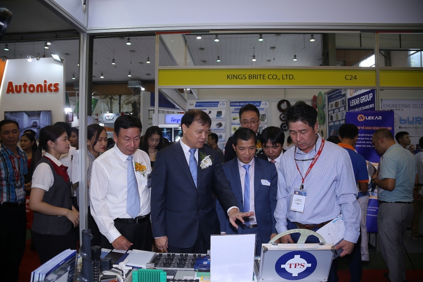 international exhibitions on supporting industry open in hanoi