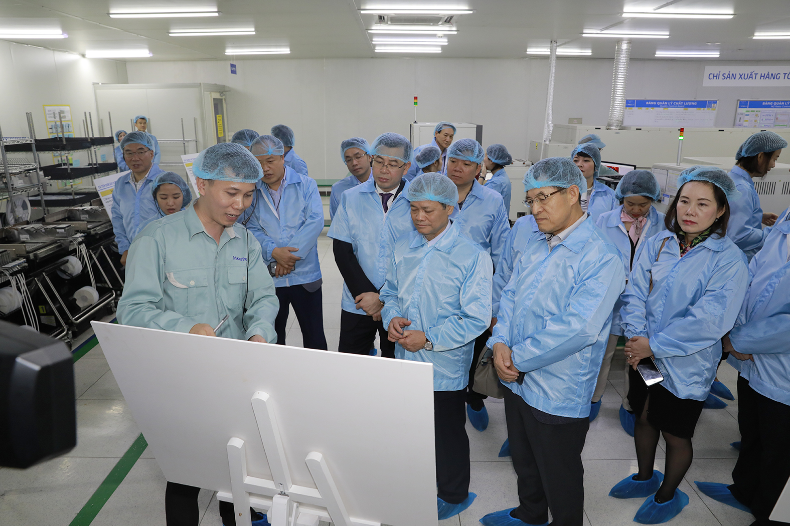 Samsung elevates 29 Vietnamese vendors to tier-1 supply chain