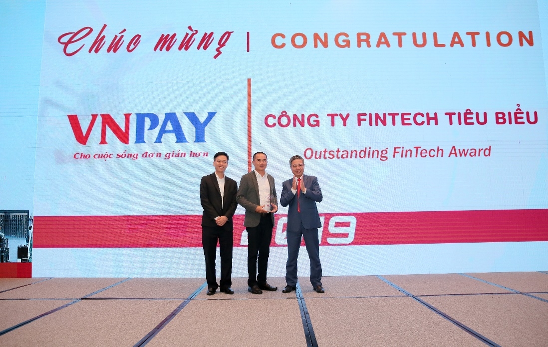 VNPAY honoured with Outstanding Fintech Award 2019