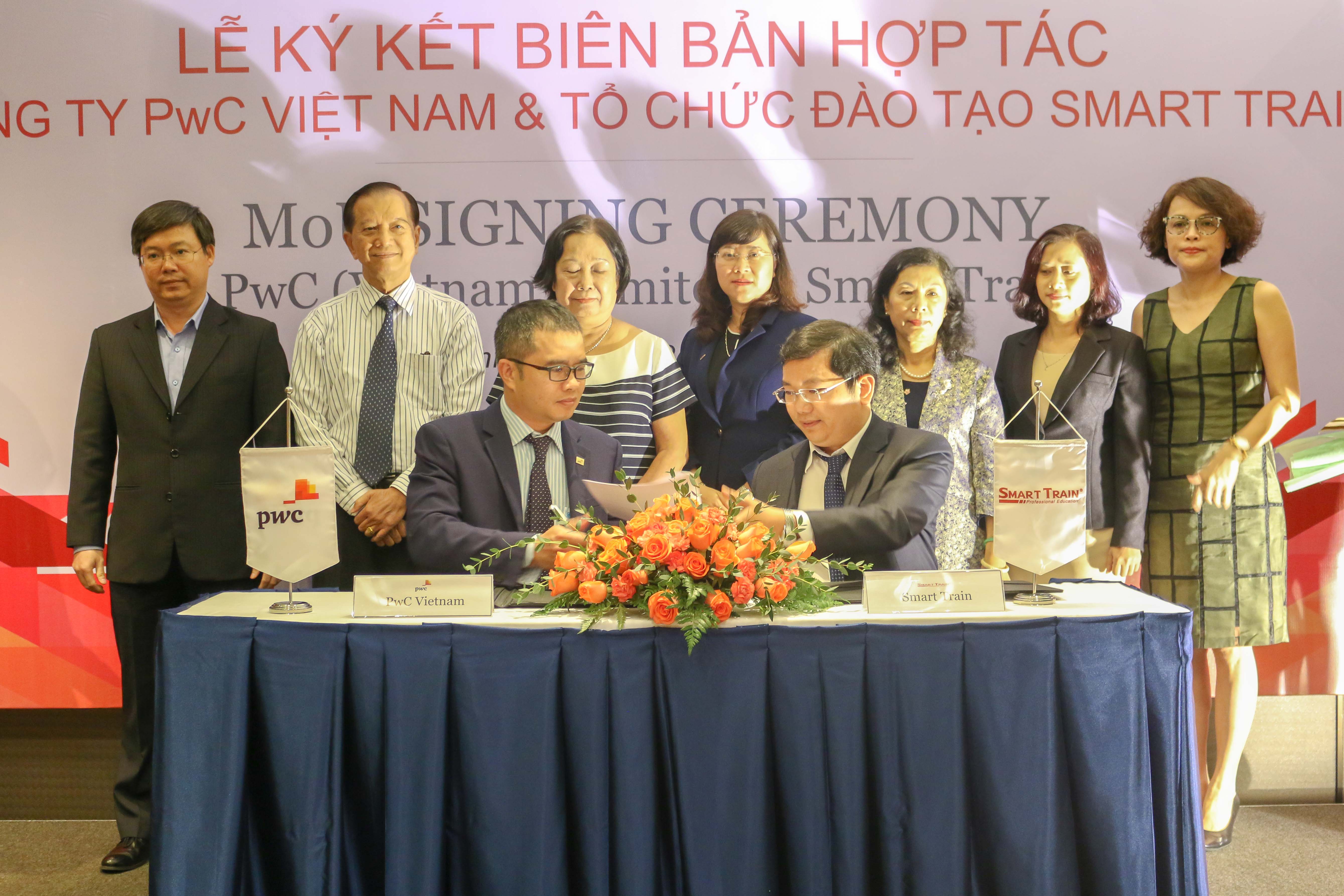 PwC Vietnam signed MoU with Smart Train