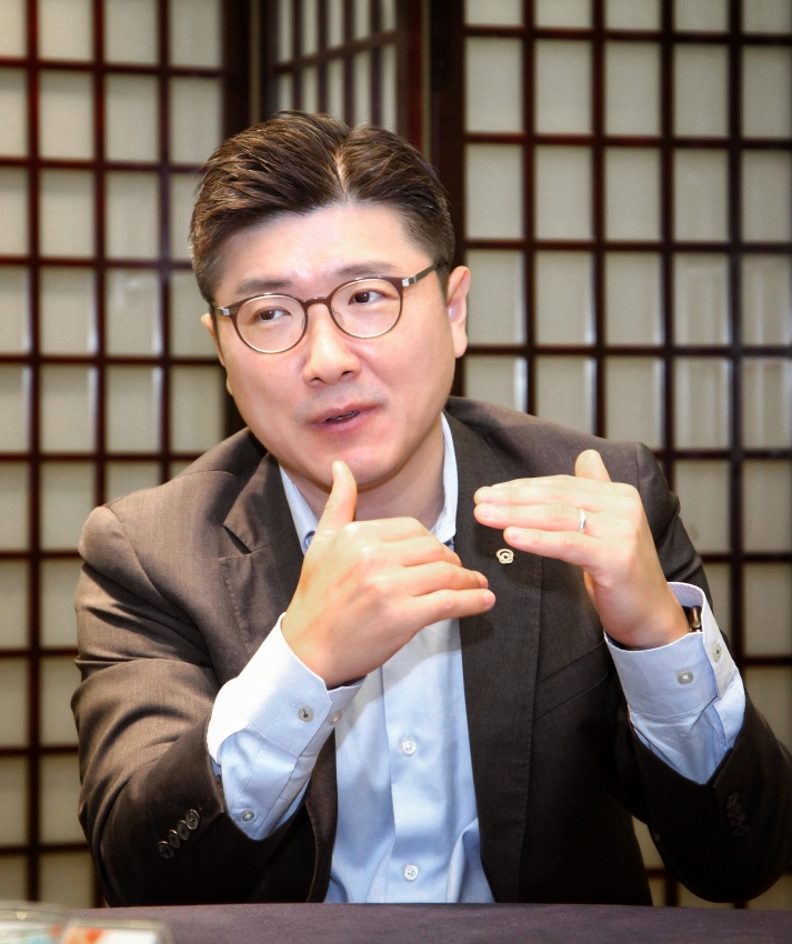 hanwha life vietnam ceo changed the way we think work and communicate with customers