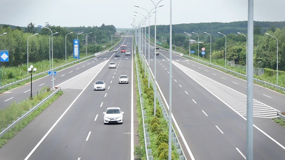 High-tech road solutions to keep Vietnam moving forward