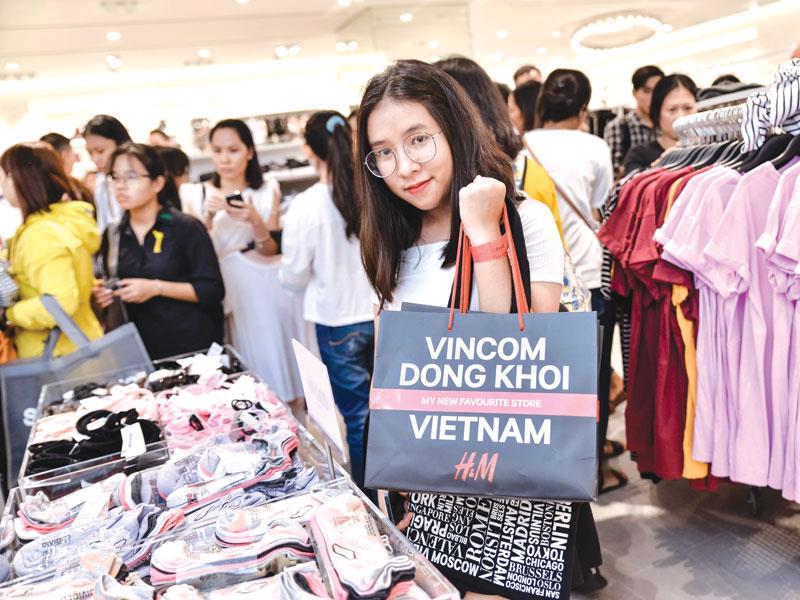 H&M stirring up a fast fashion fever in Vietnam