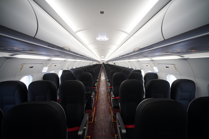 vietjet operates worlds first 240 seat a321neo acf