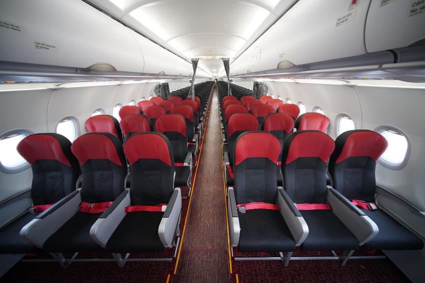 vietjet operates worlds first 240 seat a321neo acf